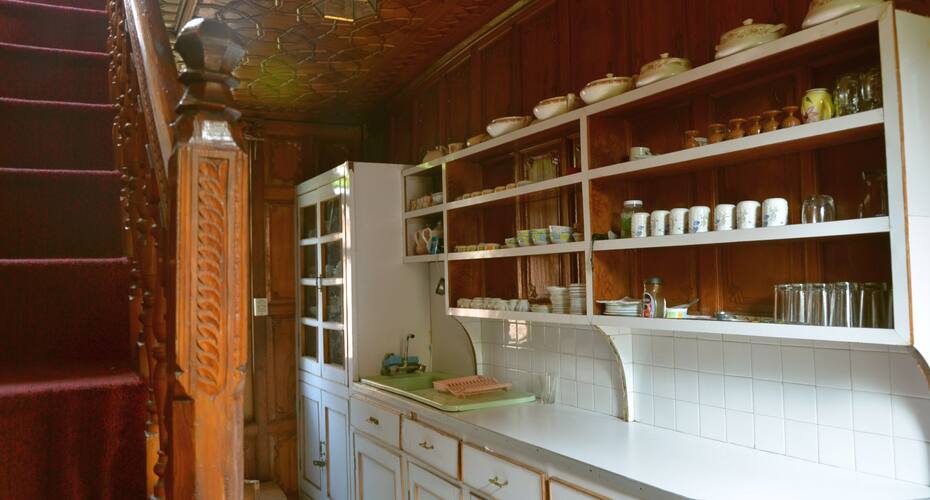 Meena Mahal Houseboat, Srinagar 4